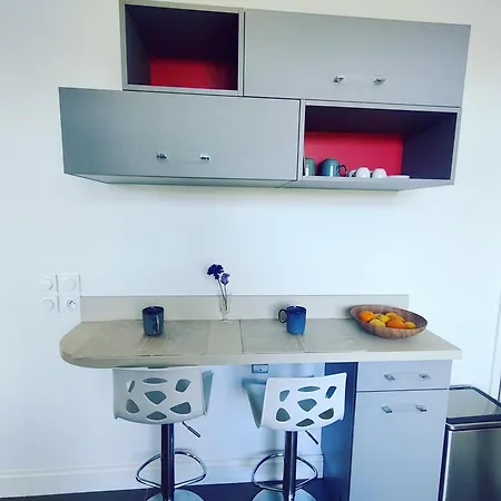 Appartement With Balcony 100m Away *