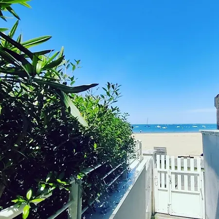 Apartment With Balcony 100m Away